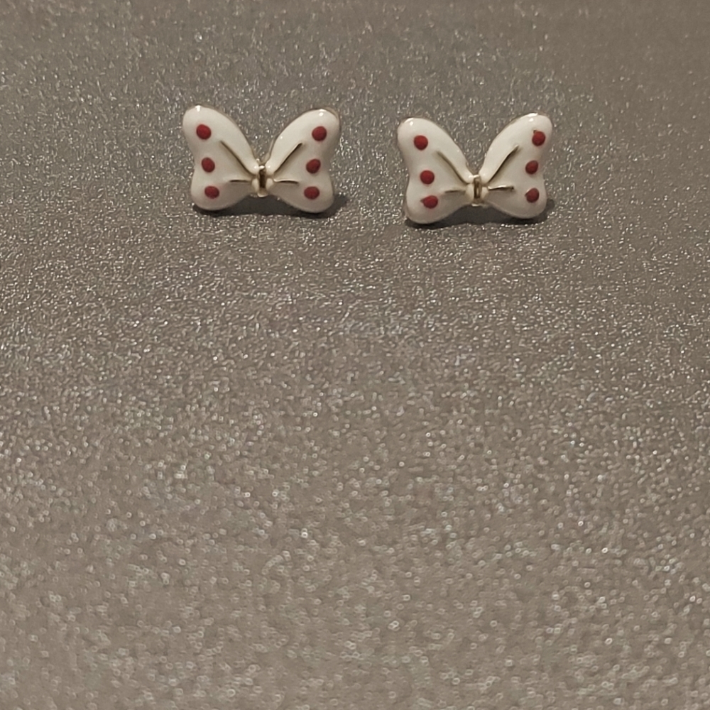 Bow cute earrings